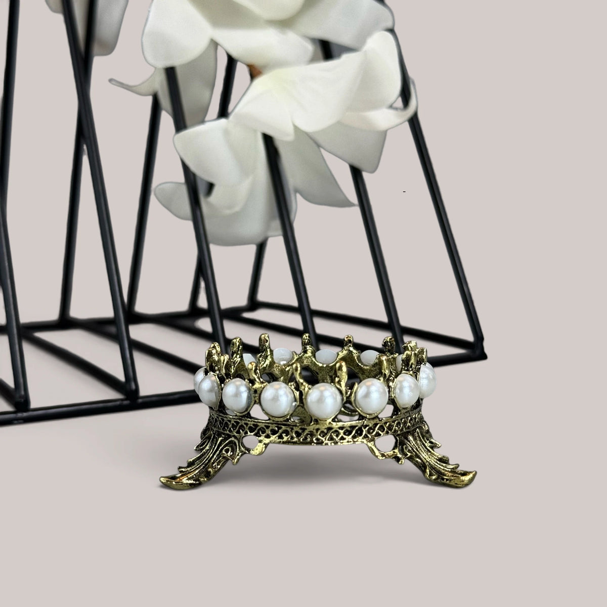 Brush Stand Vintage Gold GN
