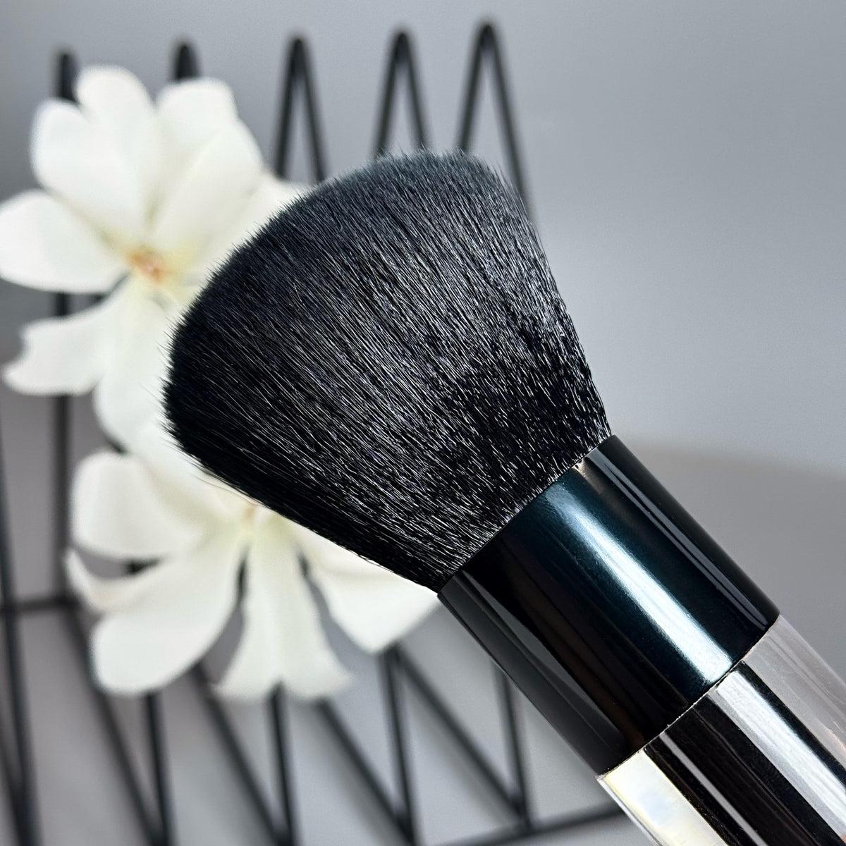 Dust Brush Clear Black GN