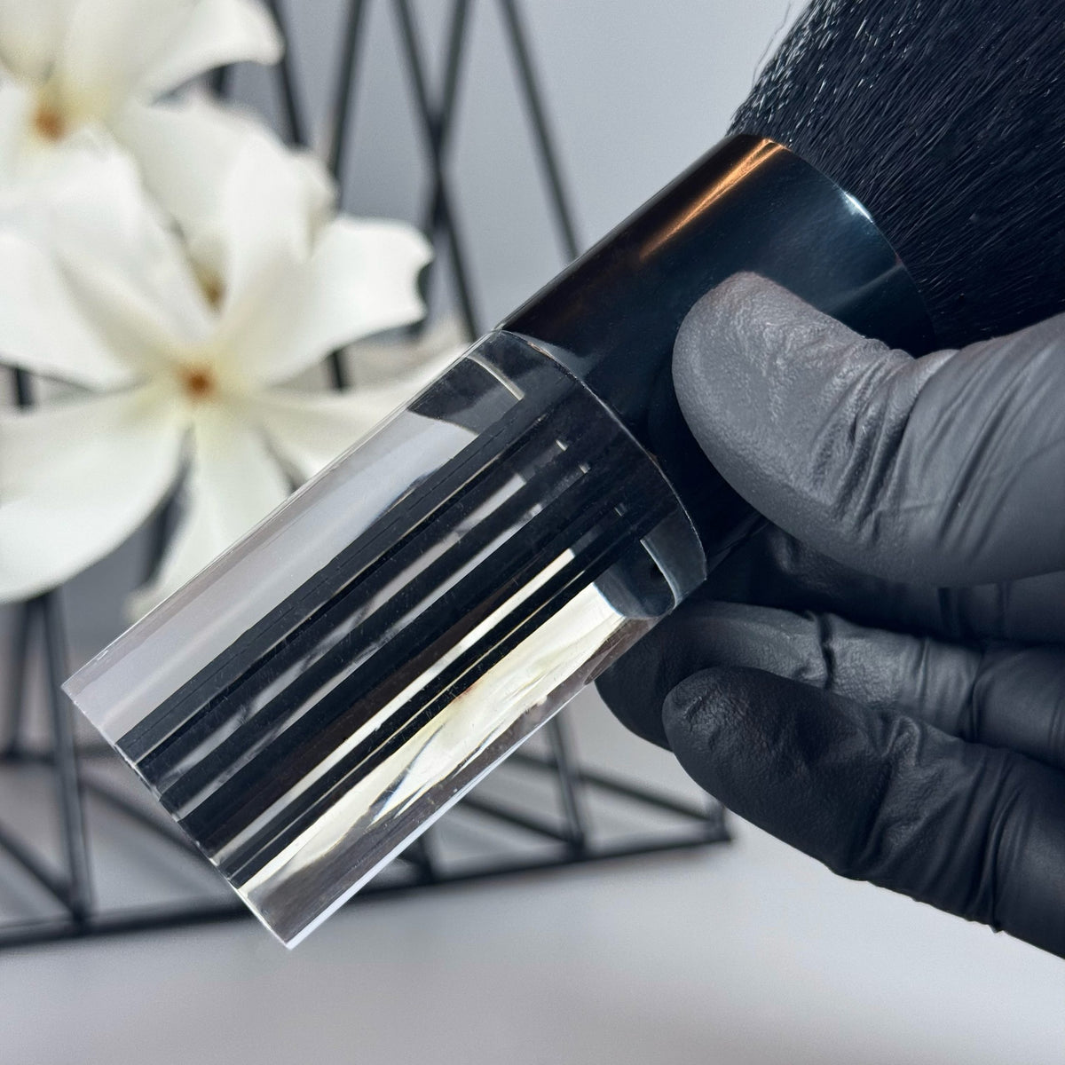 Dust Brush Clear Black GN
